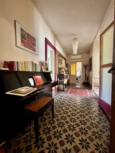 Image No.18-7 Bed House for sale