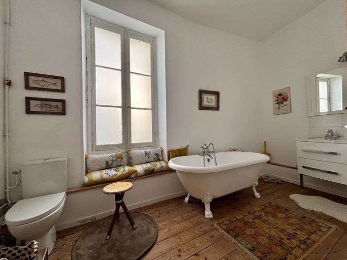 Image No.21-7 Bed House for sale