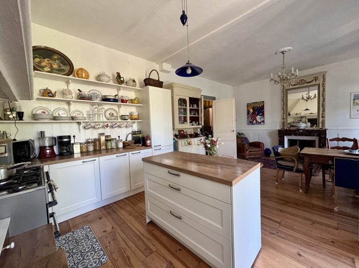 Image No.7-7 Bed House for sale