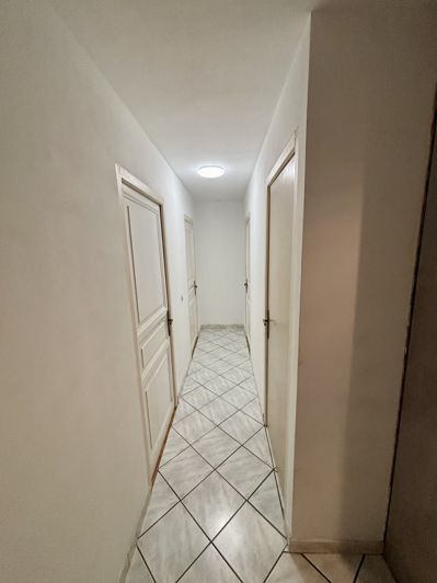 Image No.15-3 Bed House for sale