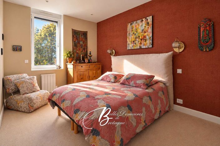 Image No.18-7 Bed House for sale