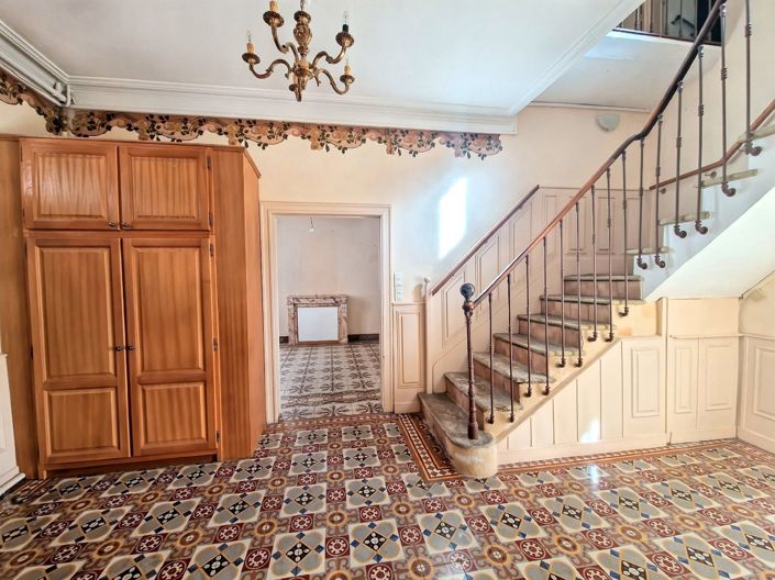 Image No.6-4 Bed House for sale