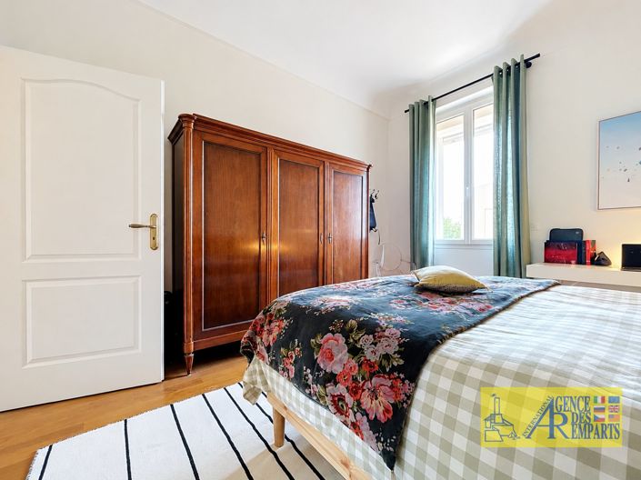 Image No.10-1 Bed Apartment for sale