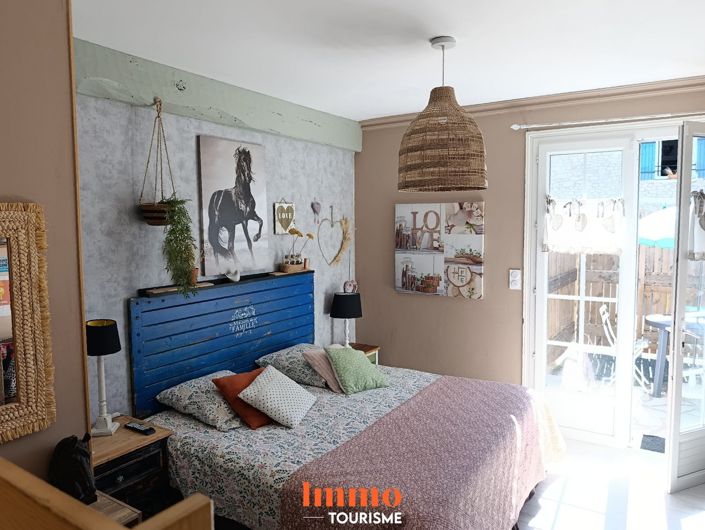 Image No.17-11 Bed House for sale