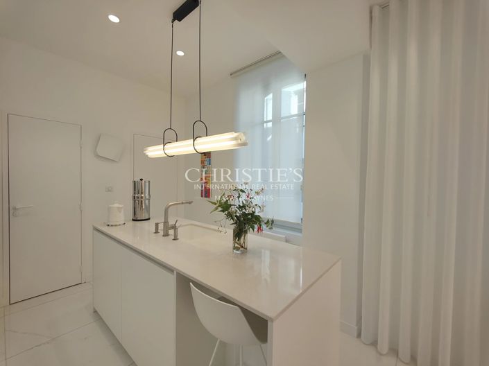 Image No.10-5 Bed House for sale