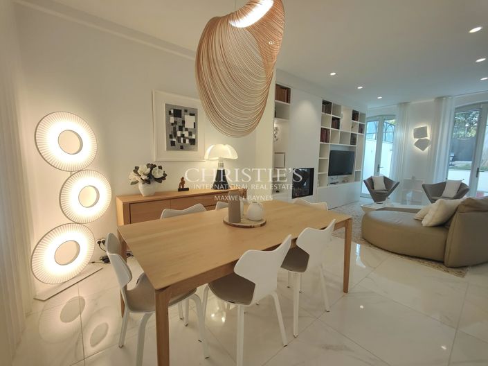Image No.19-5 Bed House for sale