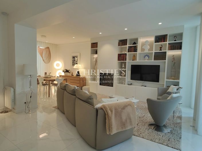 Image No.2-5 Bed House for sale