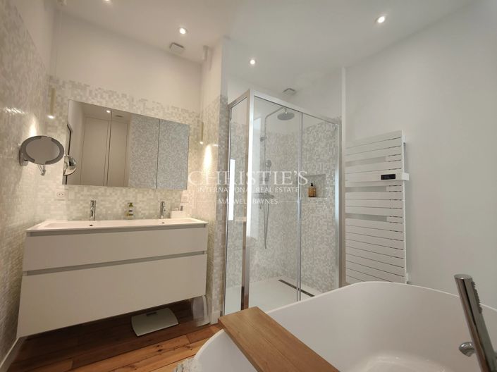 Image No.24-5 Bed House for sale
