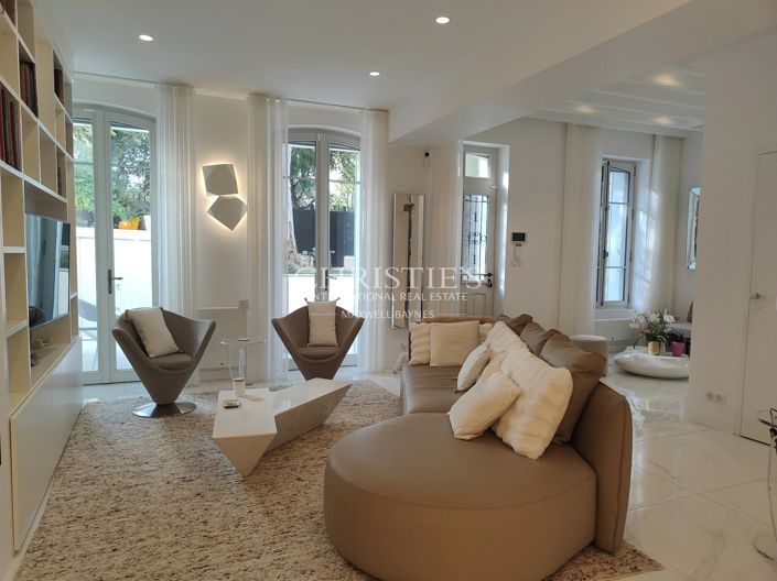 Image No.3-5 Bed House for sale