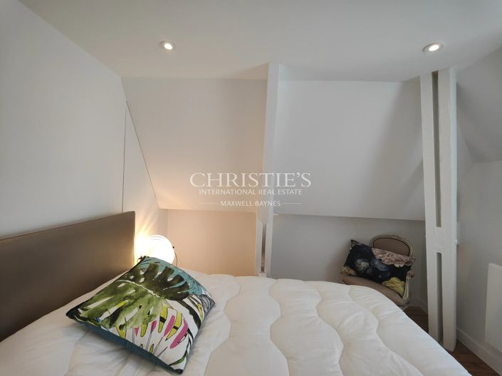 Image No.30-5 Bed House for sale