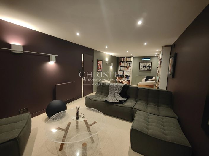 Image No.35-5 Bed House for sale