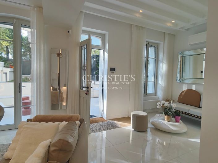 Image No.6-5 Bed House for sale