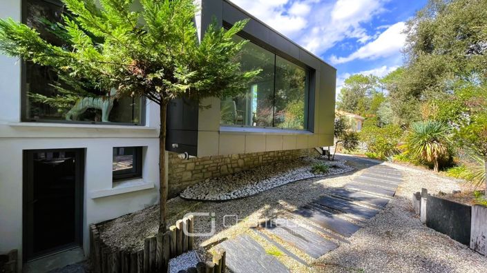 Image No.13-5 Bed House for sale