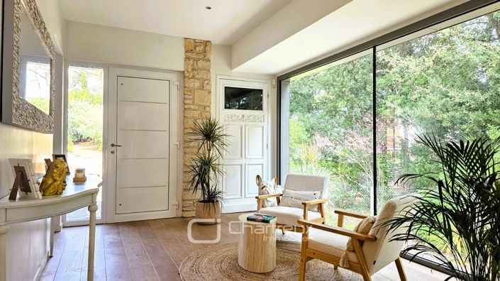 Image No.2-5 Bed House for sale