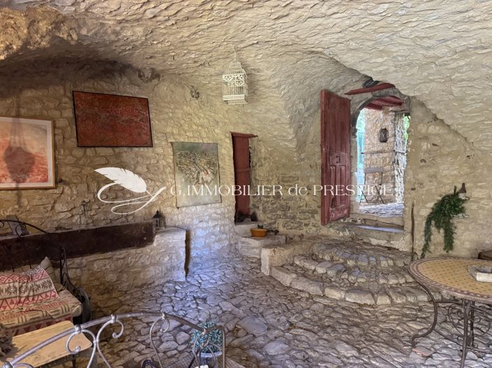 Image No.11-3 Bed House for sale