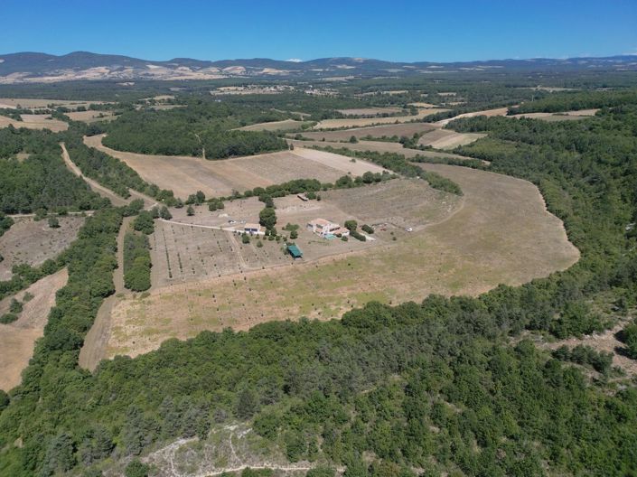 A former sheepfold, three homes, 9 hectares of nature