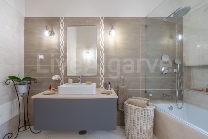 Image No.31-3 Bed House for sale