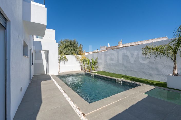 Image No.23-4 Bed House for sale