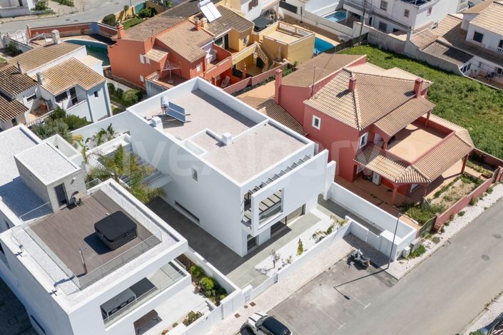 Image No.5-4 Bed House for sale