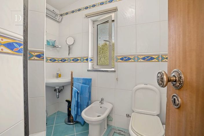Image No.18-3 Bed House for sale