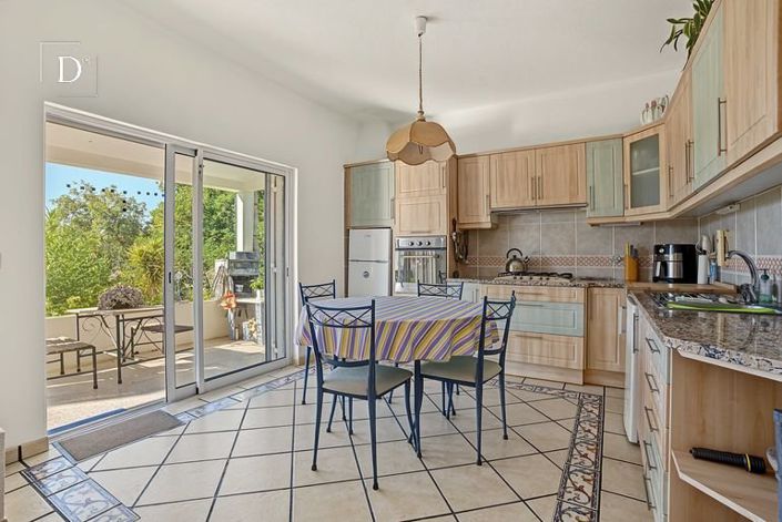Image No.2-3 Bed House for sale