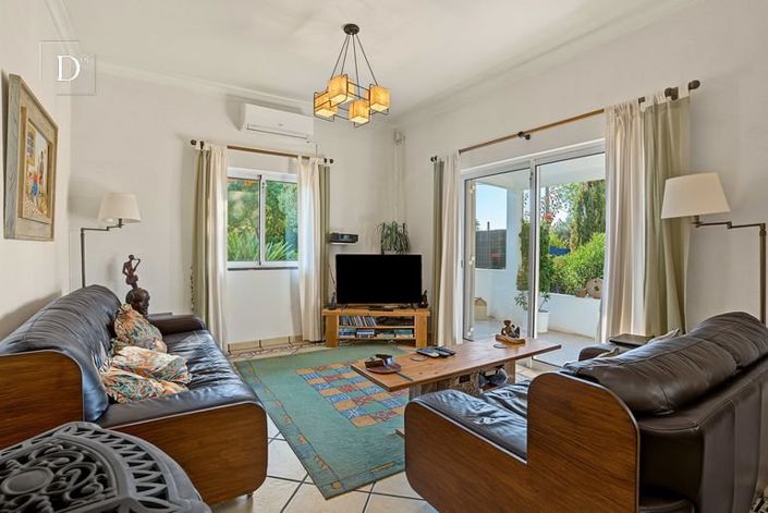 Image No.3-3 Bed House for sale