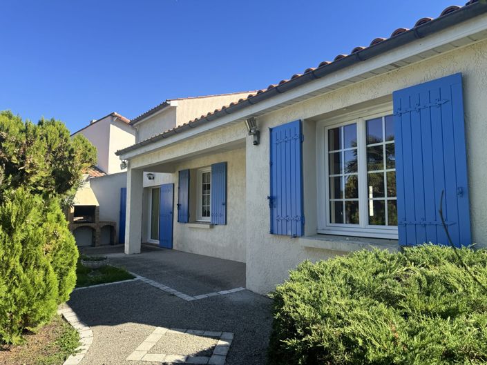Image No.2-4 Bed House for sale