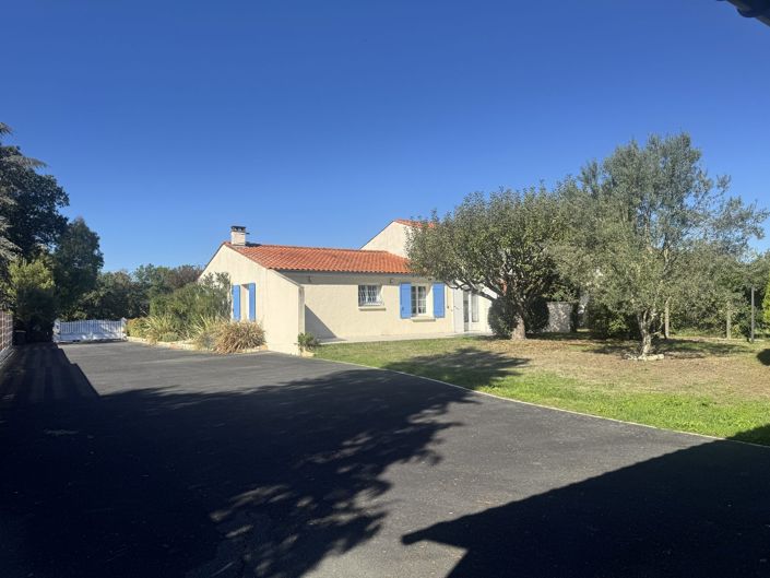 Image No.22-4 Bed House for sale