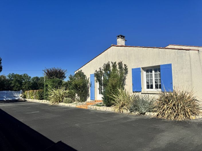 Image No.26-4 Bed House for sale