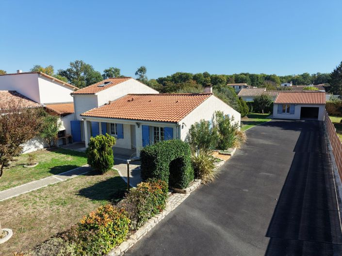 Image No.27-4 Bed House for sale