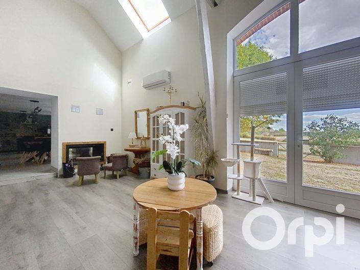 Image No.11-6 Bed House for sale