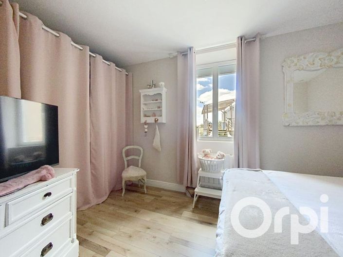 Image No.13-6 Bed House for sale