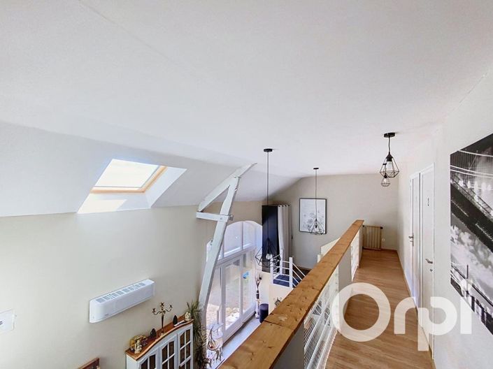 Image No.17-6 Bed House for sale