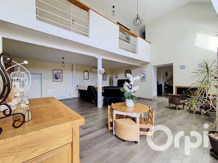 Image No.9-6 Bed House for sale