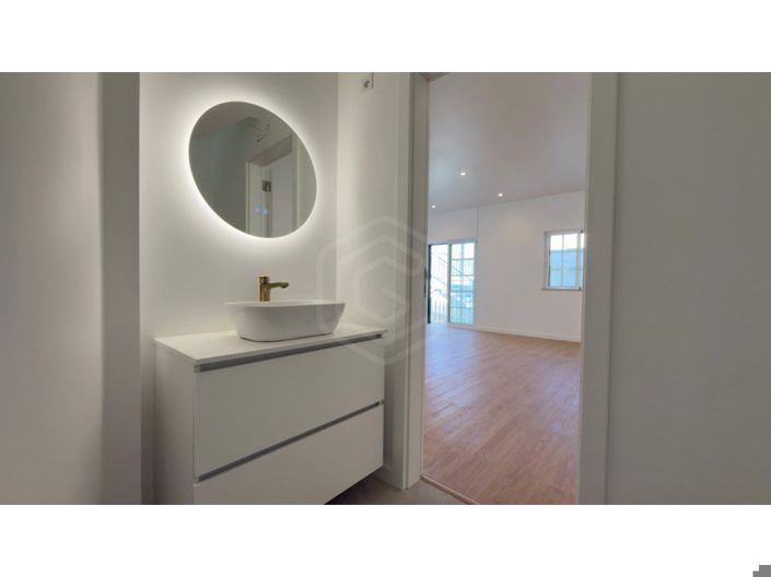 Image No.20-3 Bed House for sale