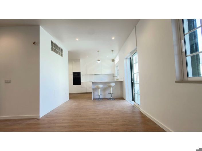 Image No.21-3 Bed House for sale