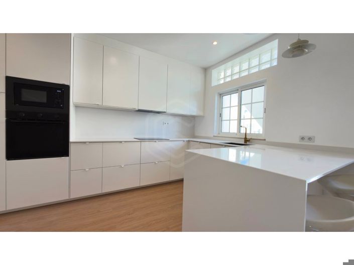 Image No.24-3 Bed House for sale