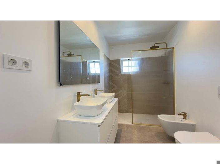 Image No.32-3 Bed House for sale