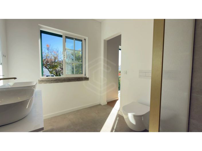 Image No.51-3 Bed House for sale