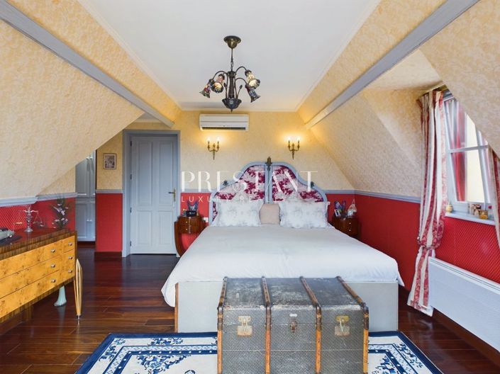 Image No.17-6 Bed House for sale