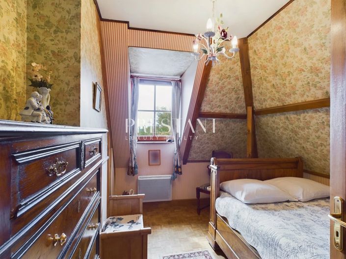 Image No.7-6 Bed House for sale