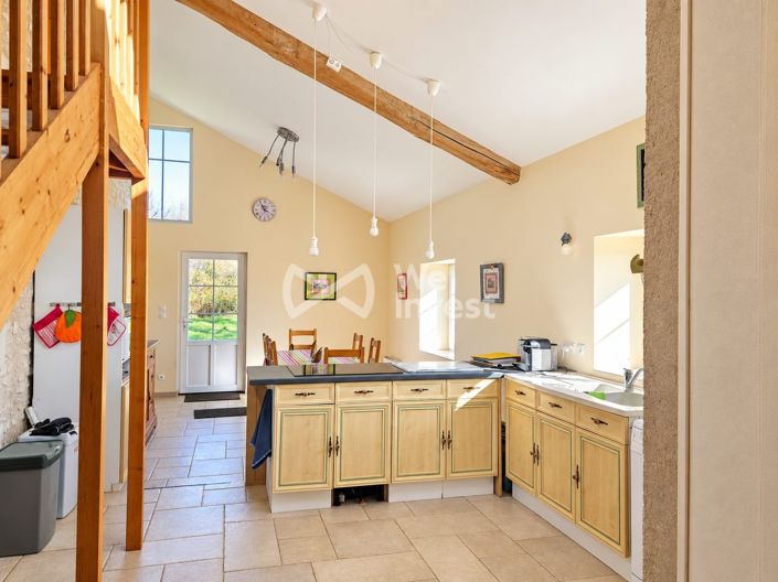 Image No.10-2 Bed House for sale