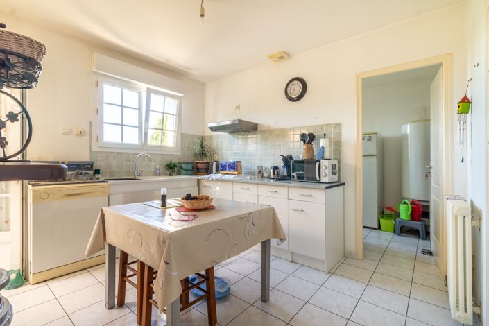 Image No.5-2 Bed House for sale