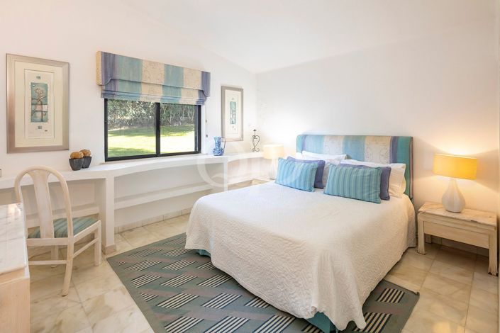 Image No.15-4 Bed House for sale