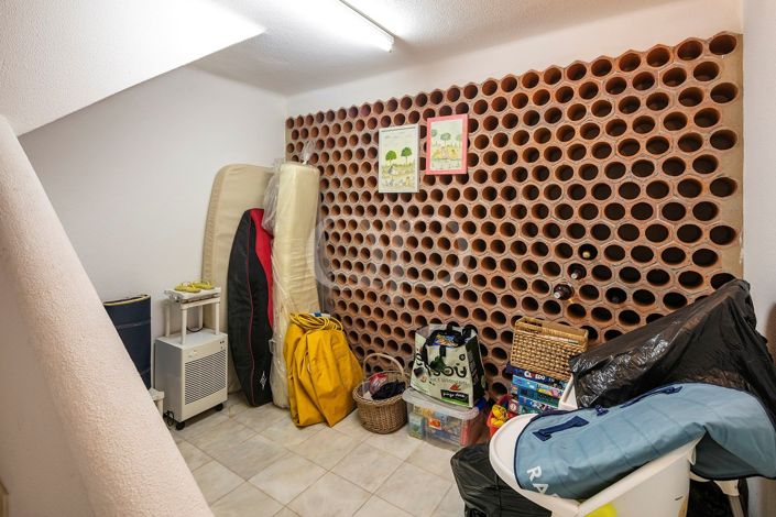 Image No.36-4 Bed House for sale