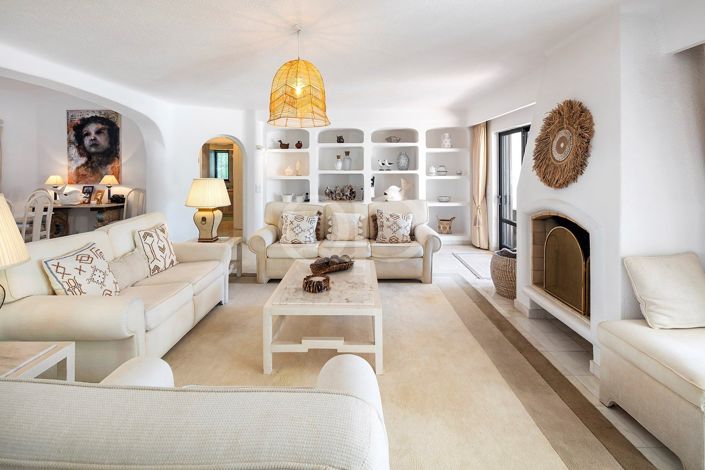 Image No.6-4 Bed House for sale