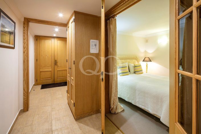 Image No.20-4 Bed House for sale