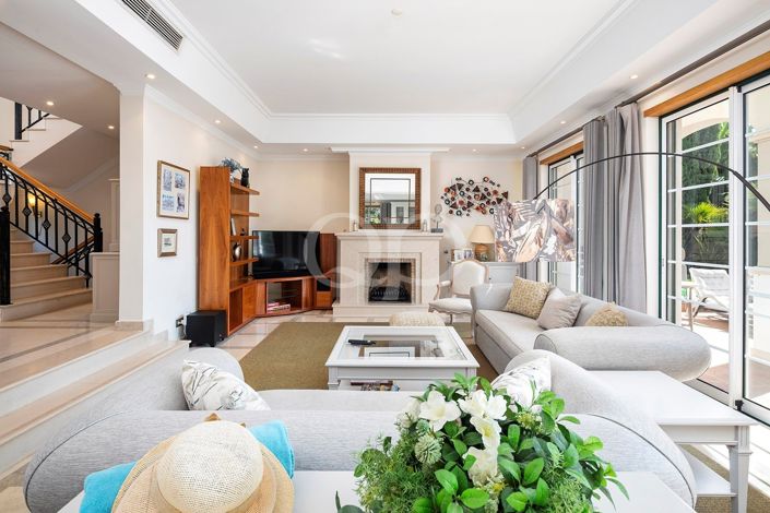 Image No.6-4 Bed House for sale