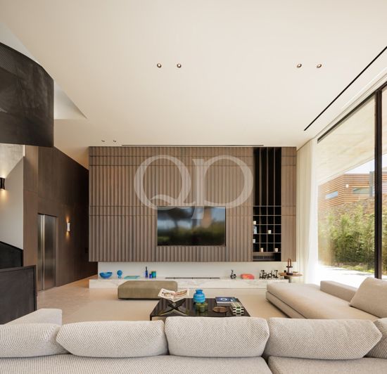 Image No.18-5 Bed House for sale