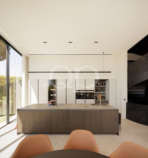Image No.19-5 Bed House for sale